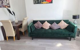 Cosy 2 Bedroom Flat Newport